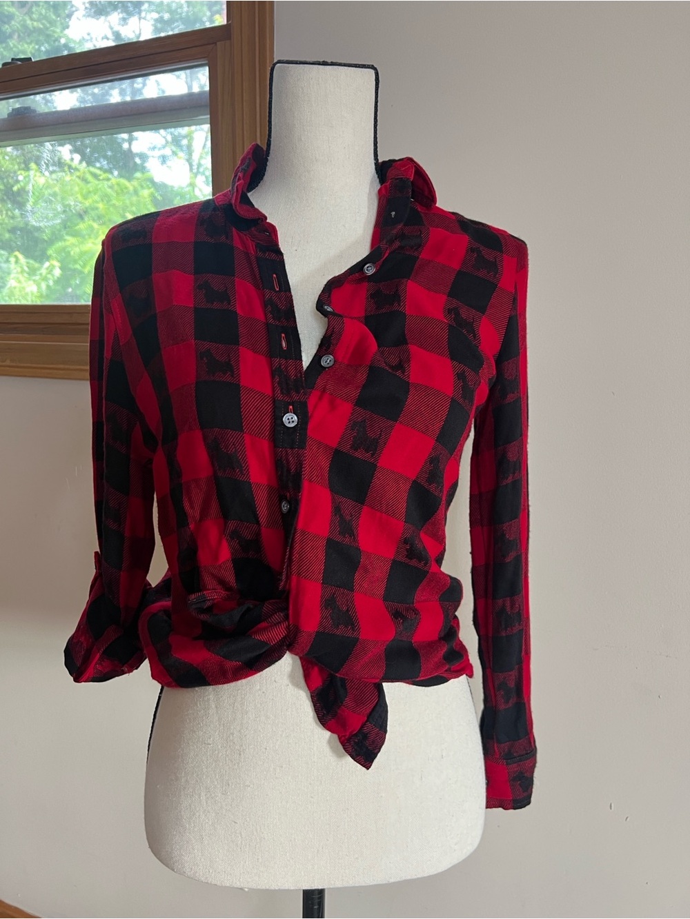 🐕🐩🐕‍🦺🐶So CUTE Talbots Red and Black Buffalo Plaid Button-Down Shirt
